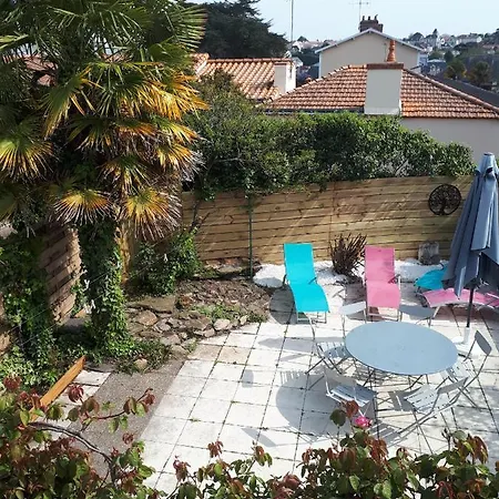Holiday home Maison Tartifume *